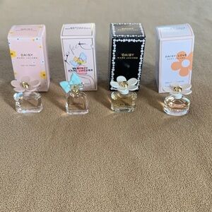 Set of Marc Jacobs Daisy Mini Perfume